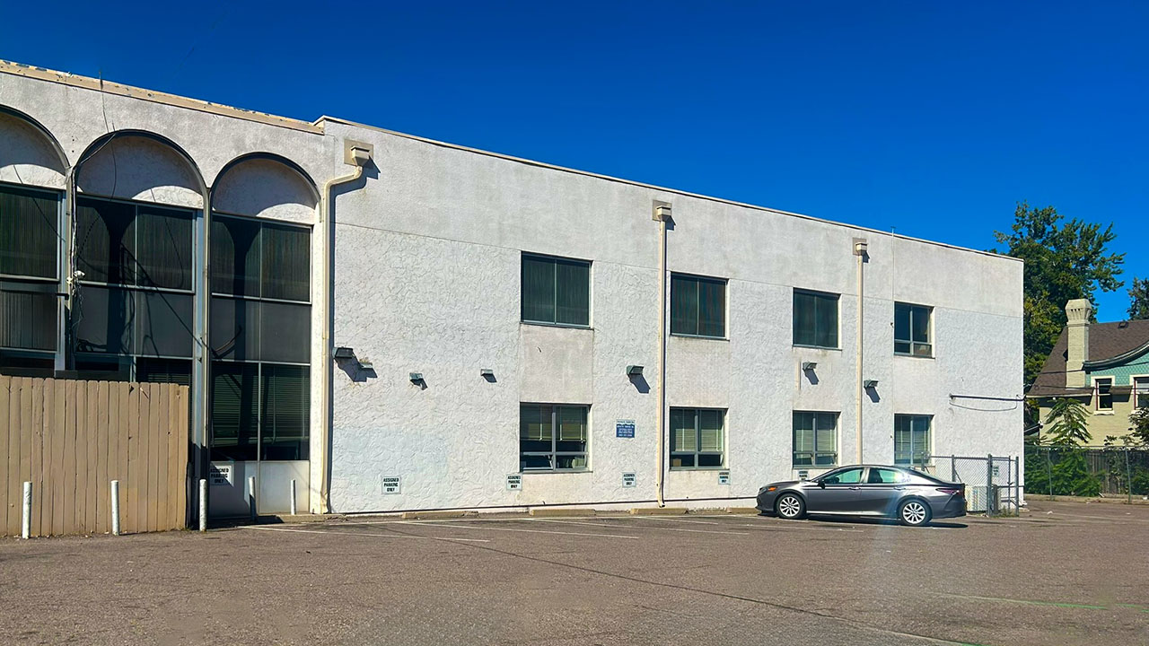 1915 E Colfax